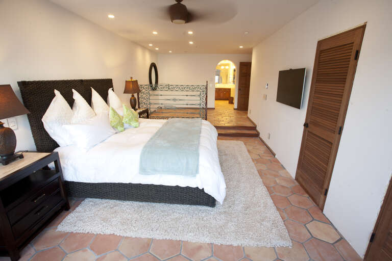 Master bedroom Master bedroom