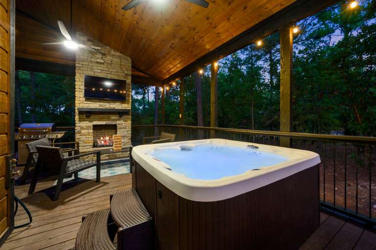Hot tub with seating for 6.