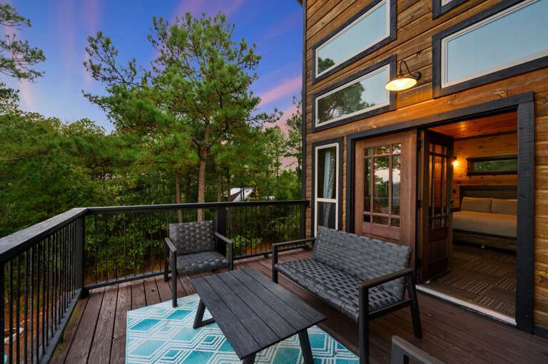 Upstairs balcony with seating for 6 and mountain views.