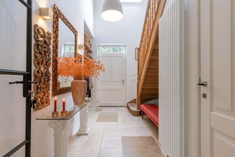 Stylish Guest Rooms: Free Bikes, Terrace & Parking Stylish Guest Rooms: Free Bikes, Terrace & Parking