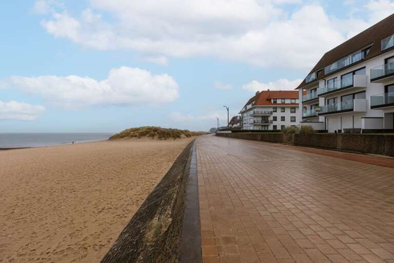 Huswell - Apartment with garden at the seaside in Knokke
