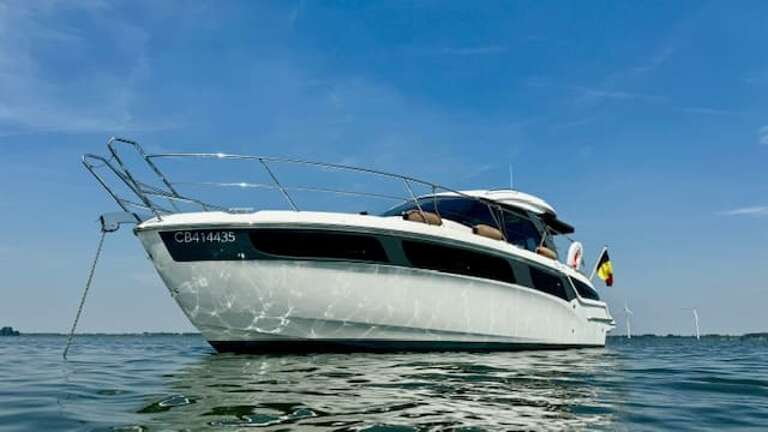 Luxury Yacht Stay in Antwerp Harbour Luxury Yacht Stay in Antwerp Harbour