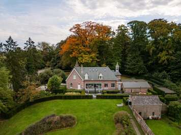 Luxury Villa with Garden and Tennis Court