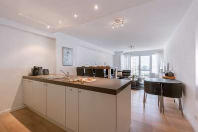 Huswell - Beachside 3-Bedroom Duplex Near Sea