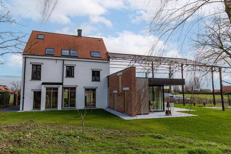 Huswell - Charming Vacation Home with Lush Garden Huswell - Charming Vacation Home with Lush Garden