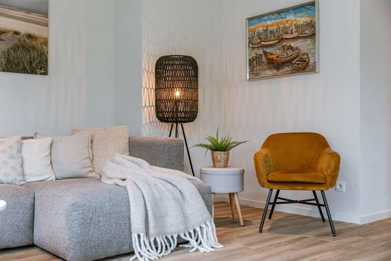 Huswell - Wide top-floor apt with private parking Huswell - Wide top-floor apt with private parking