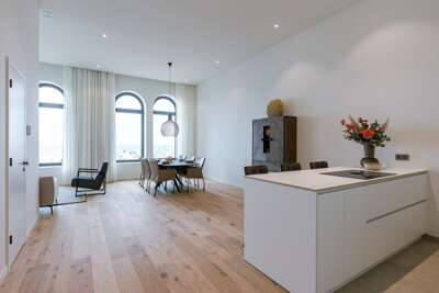 Huswell - Stunning seafront apartment with modern comforts and dike views