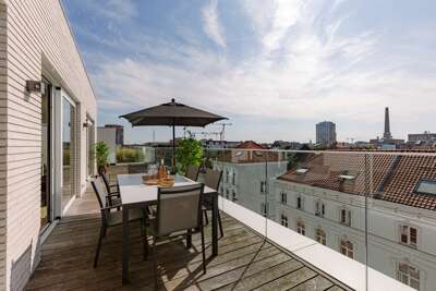 Heart of Ghent: Stylish with Terrace & Parking