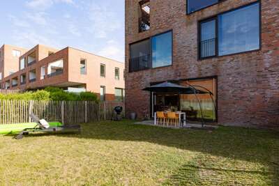 Huswell - Cozy Beach Apartment with Garden
