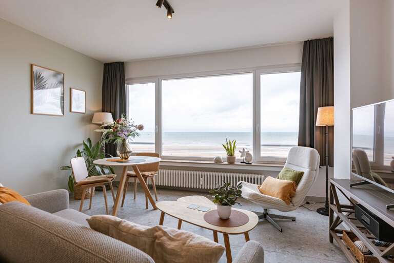 Huswell - Charming studio in the centre of Oostende with sea view Huswell - Charming studio in the centre of Oostende with sea view