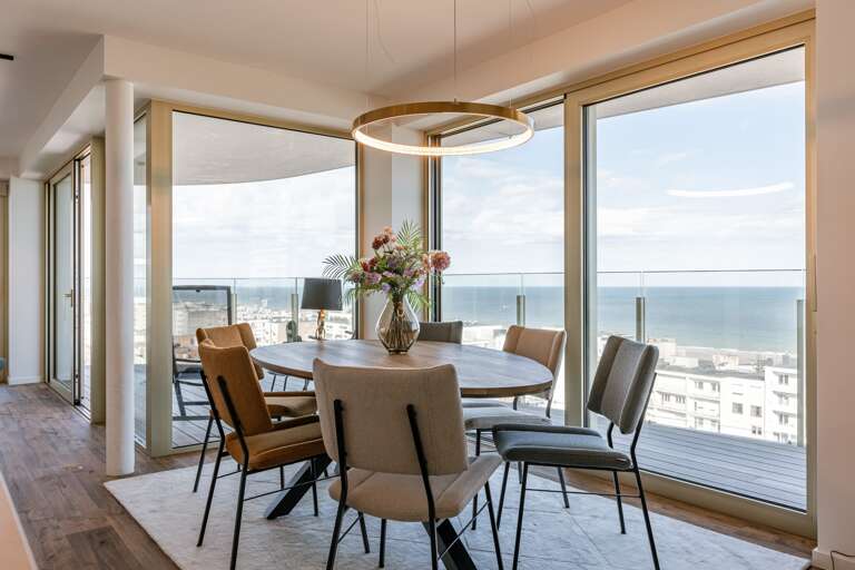Huswell - Spacious sea view apartment with terrace