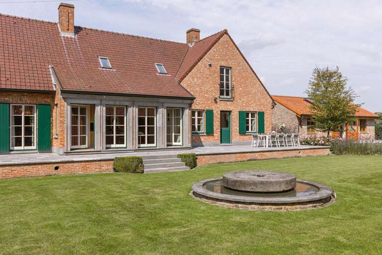 Harelbeke Retreat: Rural House with 5 Bedrooms