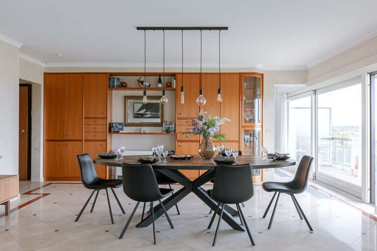 Huswell - Knokke-Heist Lakeview Retreat: Apartment with Pool, Beach & Views!