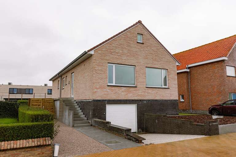 Huswell - Spacious getaway close to the beach and airport Huswell - Spacious getaway close to the beach and airport