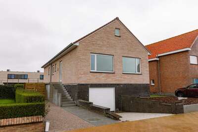 Huswell - Spacious getaway close to the beach and airport