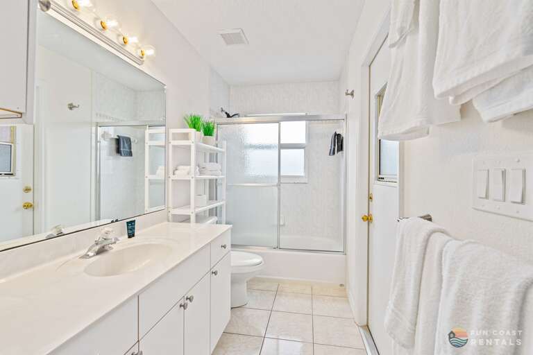 Bathroom with Lanai Access