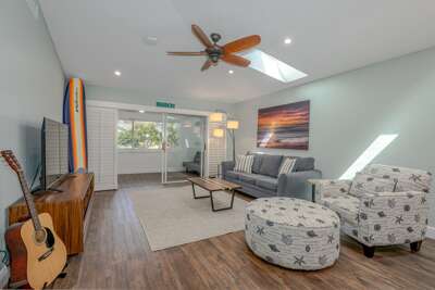 Living Room w/ HD Smart TV