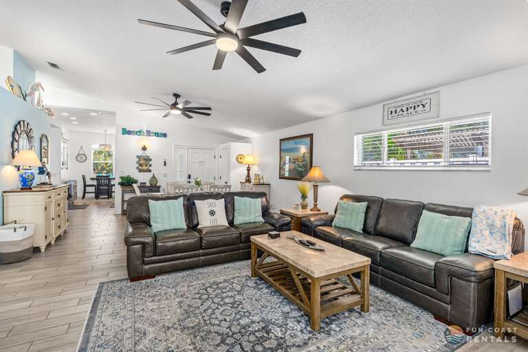 Living Room with Smart TV and ample seating!