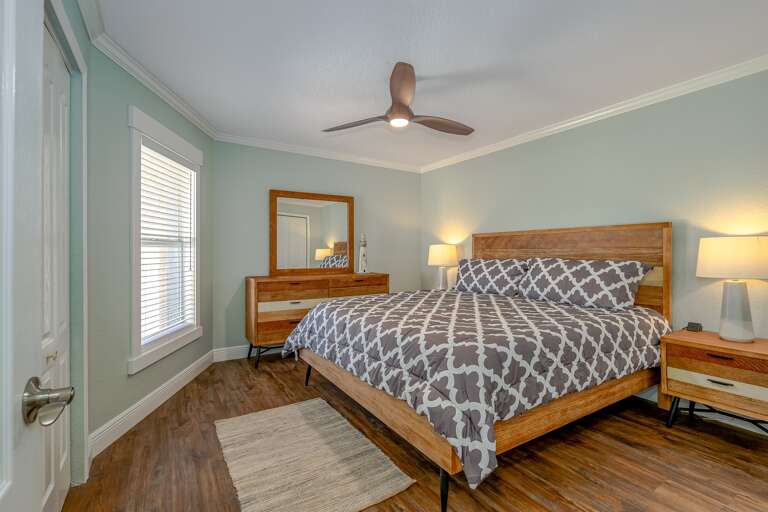 Endless Summer Second Bedroom w/ King Bed