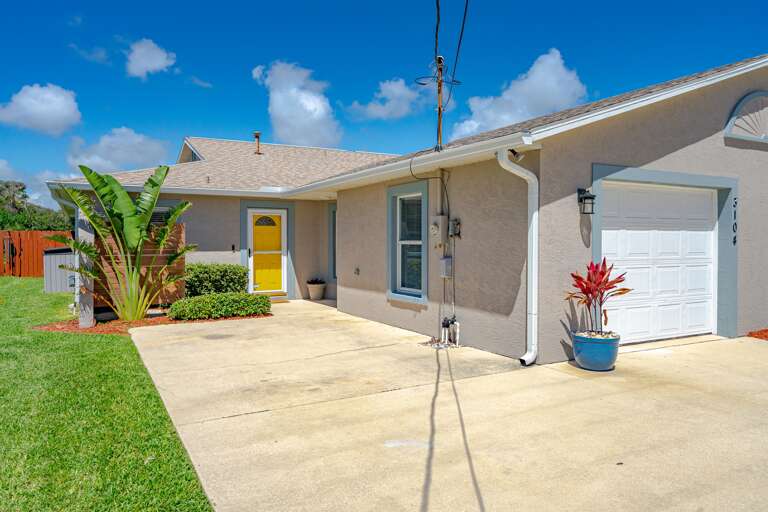 Island Time Front Entrance and Garage