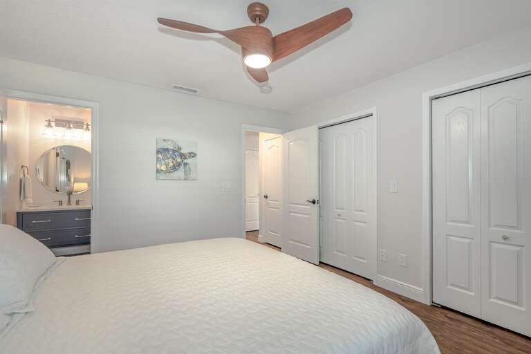 Island Time Master Bedroom w/ King Bed and Ensuite