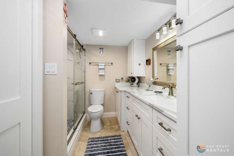Newly Renovated Full Bathroom