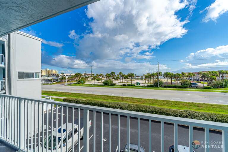 3rd Floor Ocean View!