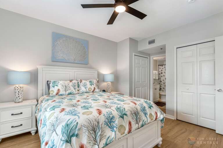 Bedroom with Queen Bed