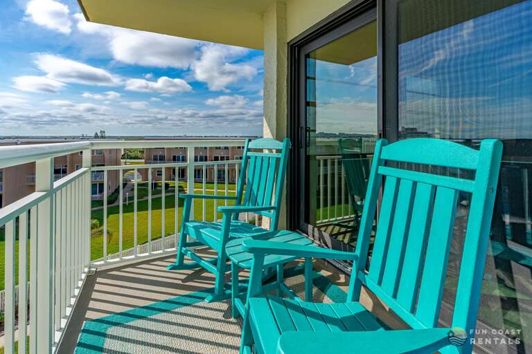 Balcony with Ocean Views!