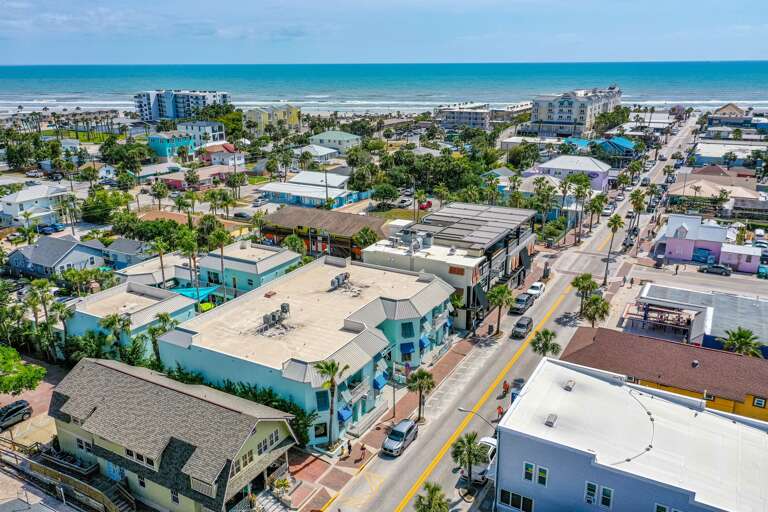 Stay immediately next to Flagler Avenue!