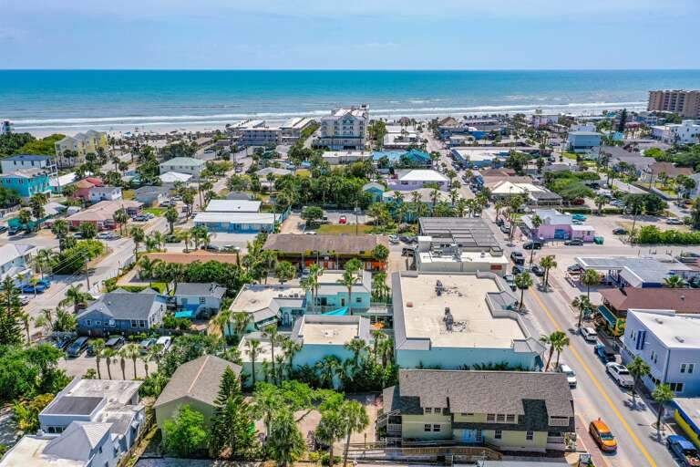 Stay immediately next to Flagler Avenue!