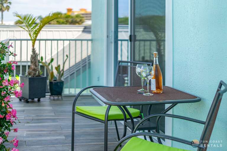 Enjoy your afternoon sarsaparilla overlooking the gorgeous courtyard below!