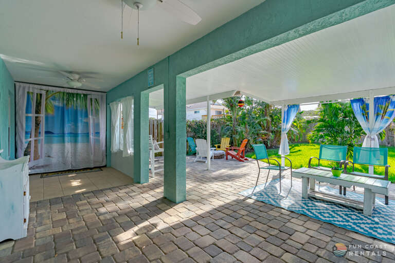 Outdoor Sitting Area and Spacious Private Fenced Yard