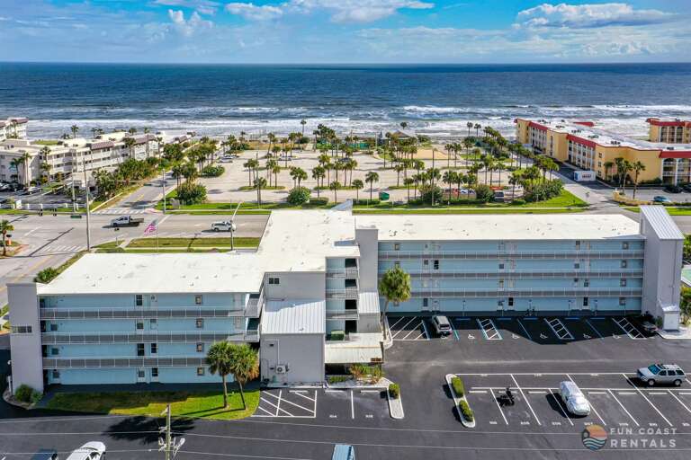 Perfectly located next to the beach and 27th Avenue Beachfront Park!