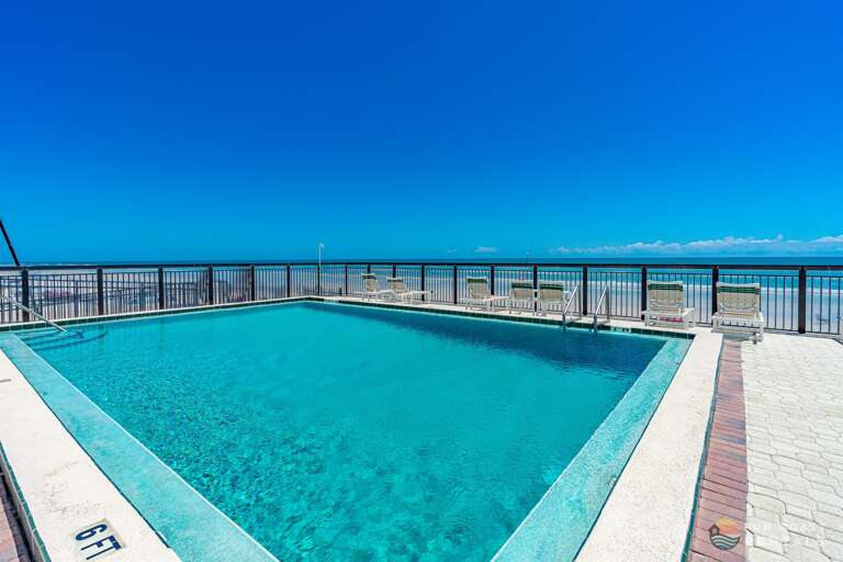 Oceanfront Community Pool!