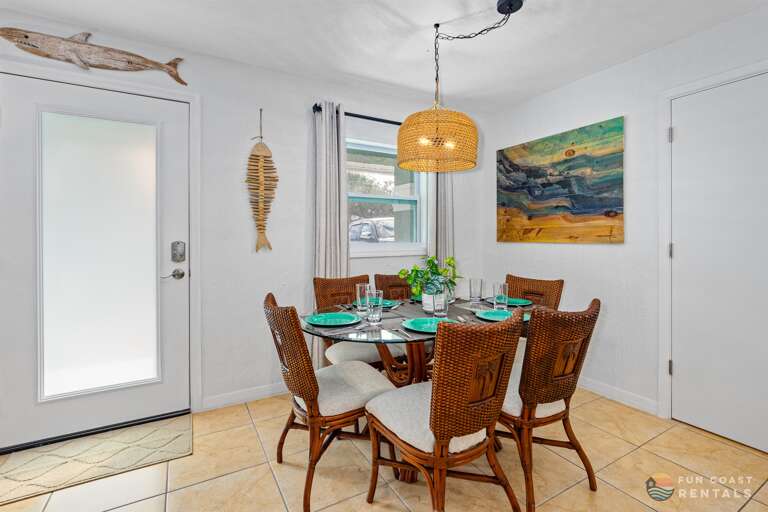 Dining table with chairs!