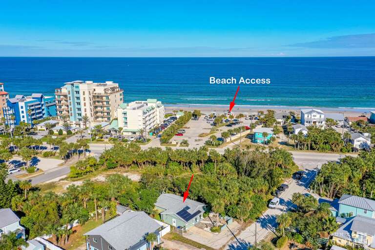 Beach access conveniently a 30 second walk away!