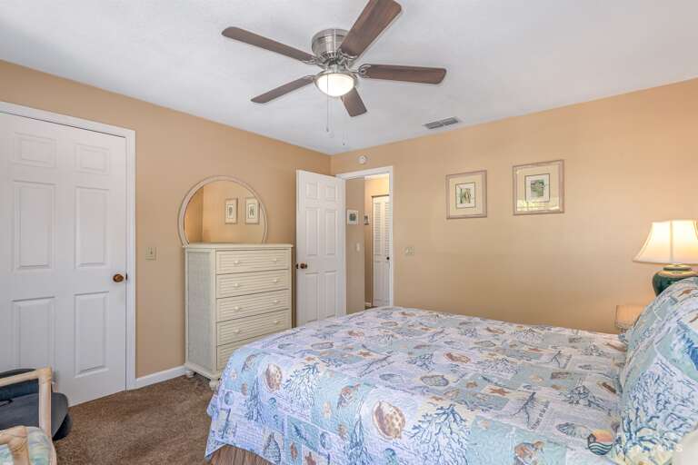 Upstairs Queen Bedroom