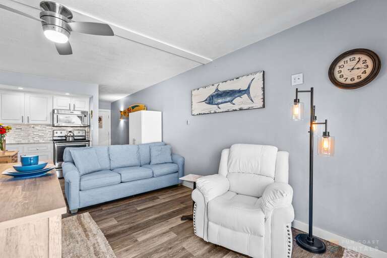 Studio with ample seating!