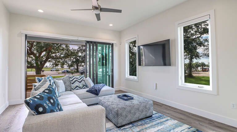 Spacious Beach House Living Room with Modern Decor