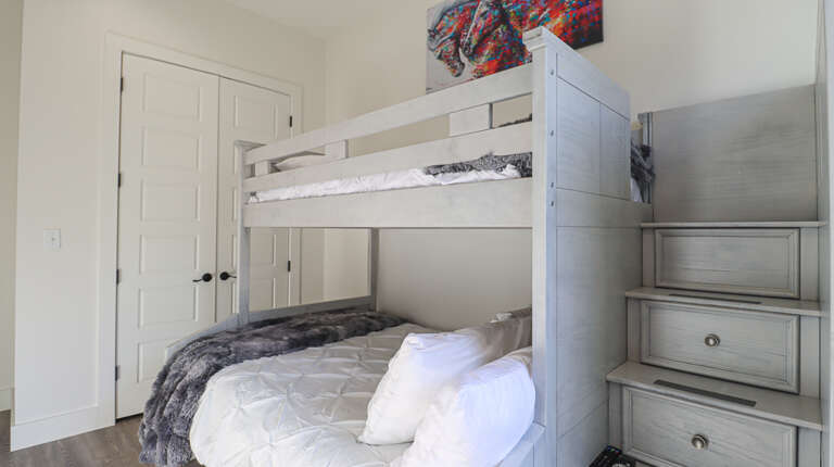 Beach House Bunk Bed with Twin Bottom