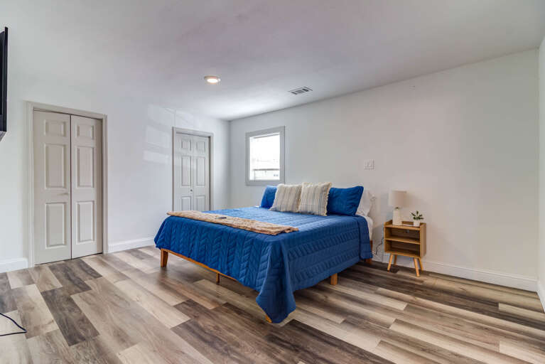 Master bedroom w/ King size bed  Master bedroom w/ King size bed