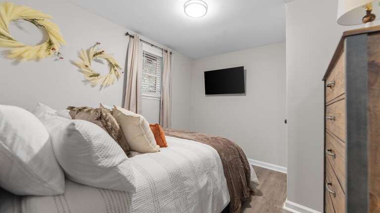 Master bedroom w/ Smart TV