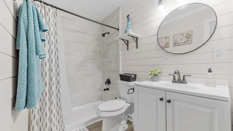 Full bathroom on main level