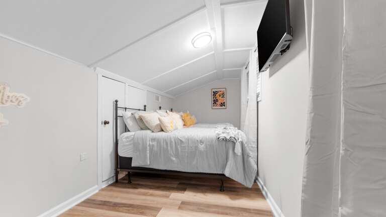 Upstairs bedroom- two twin beds  Creekside Chalet 