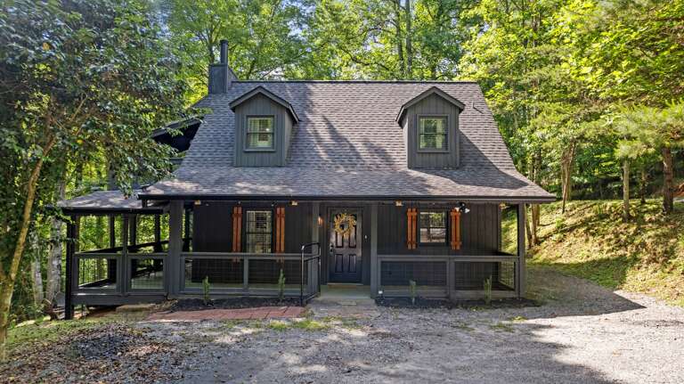 Front entrance of Creekside Cottage