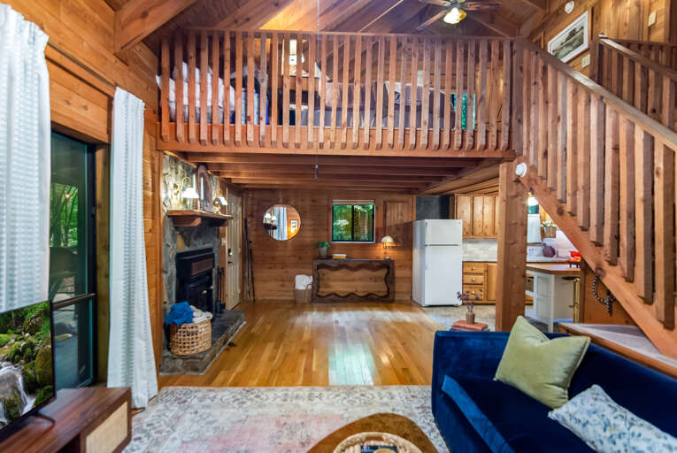 Living and TV area for you to enjoy your favorite shows in