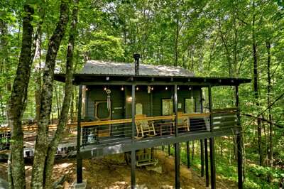 Front view of Etonah Cabin