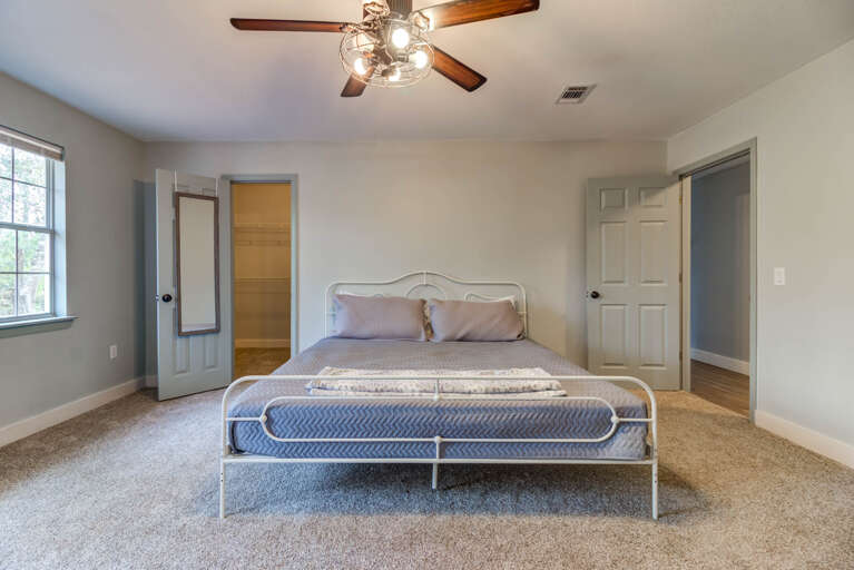 Master bedroom - king bed