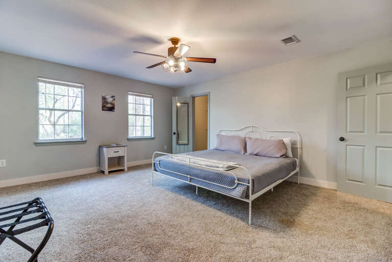 Master bedroom - king bed